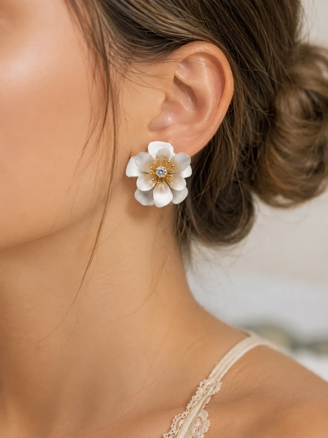 WHITE FLOWER
