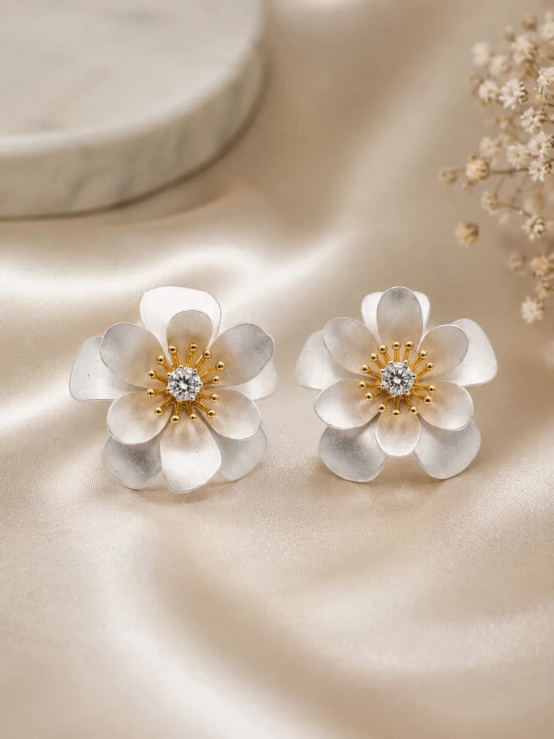 WHITE FLOWER